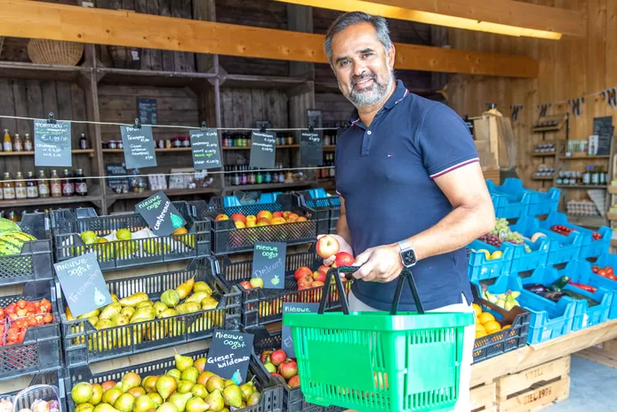 Thomas Siahaya de man achter Lekkerder bij de Boer. Marcelle Davidse