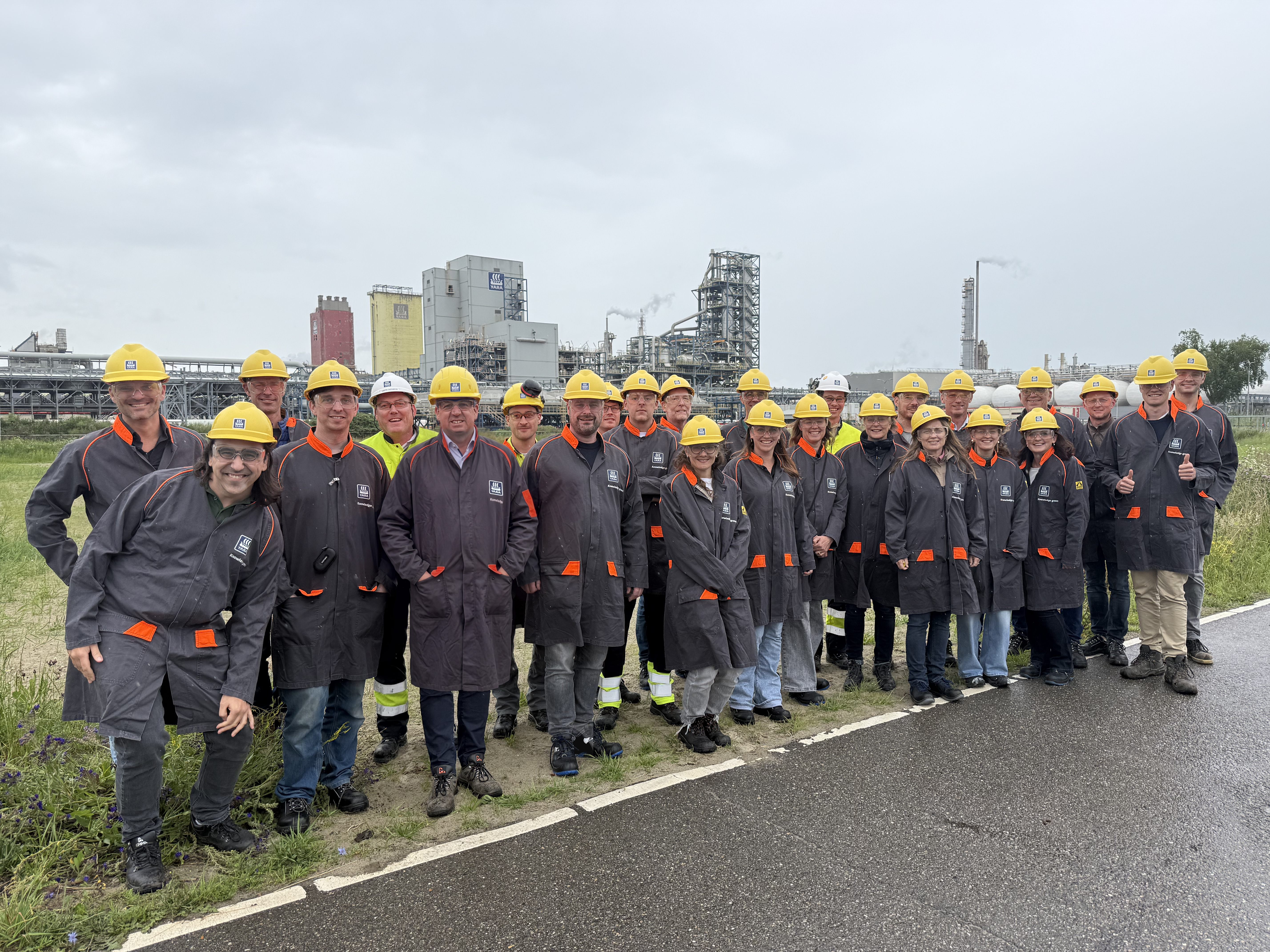 Deelnemers Water Meetup op de productiesite van Yara
